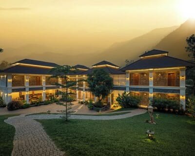 Best Places to Stay Near Munnar Tourist Attractions for a Memorable Trip